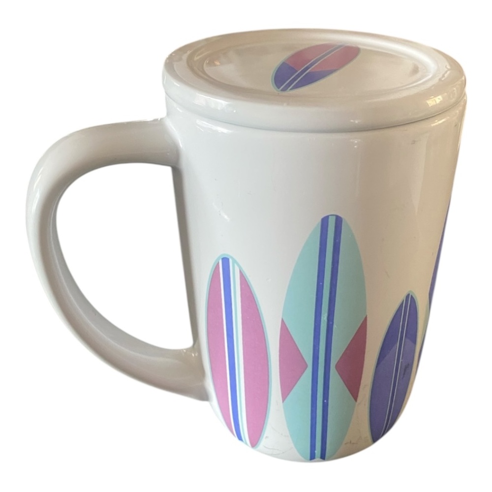 DAVIDsTEA Nordic mug with lid. *retired design* Surfboards & sharks